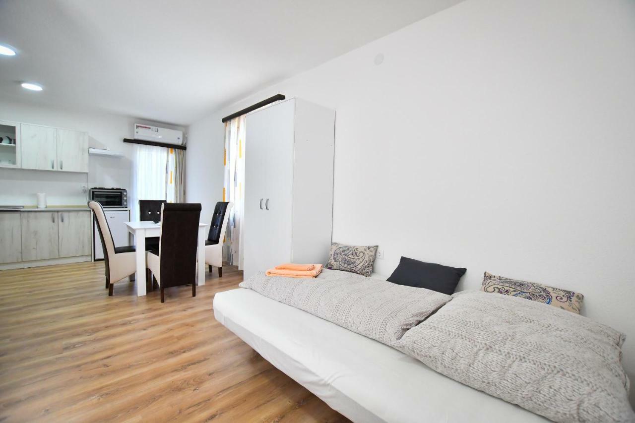 Vulsa Apartmani Kladovo Exteriör bild