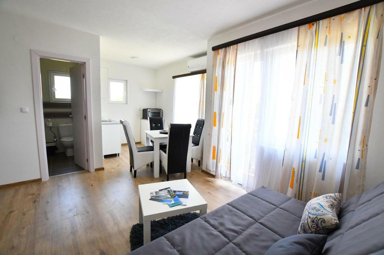 Vulsa Apartmani Kladovo Exteriör bild